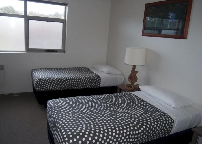 Sow and Piglets Guesthouse - Hostel