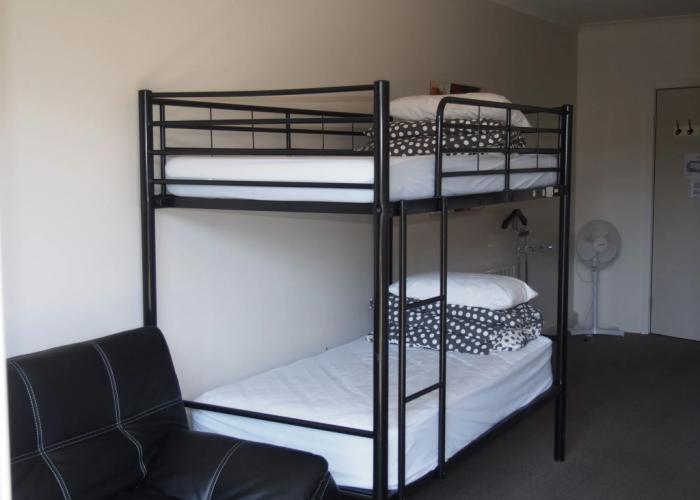 Sow and Piglets Guesthouse - Hostel