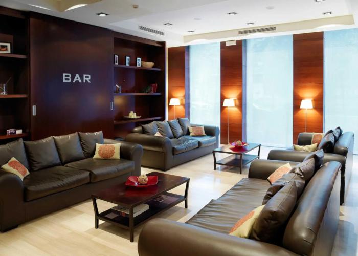 LATROUPE Grand Place Hostel
