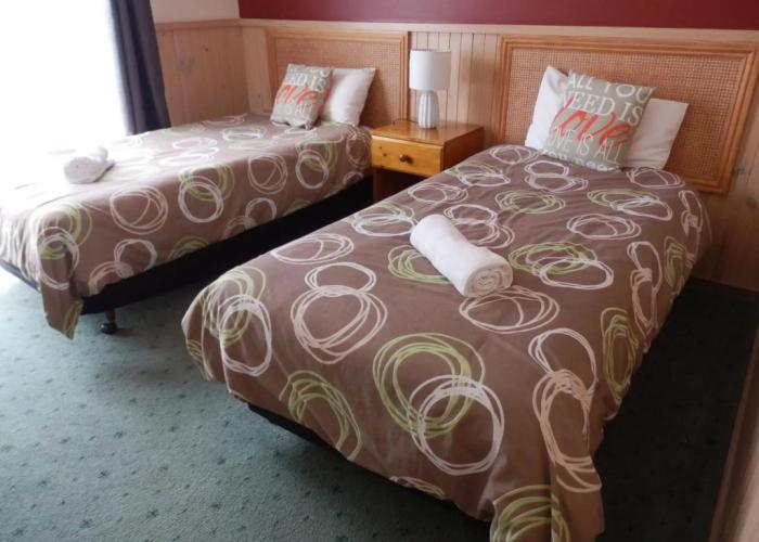 Mountain View Motor Inn & Holiday Lodges