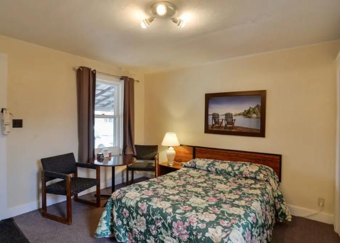 Oakwood Motel