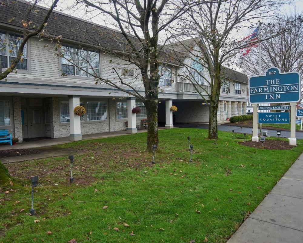 The Farmington Inn & Suites