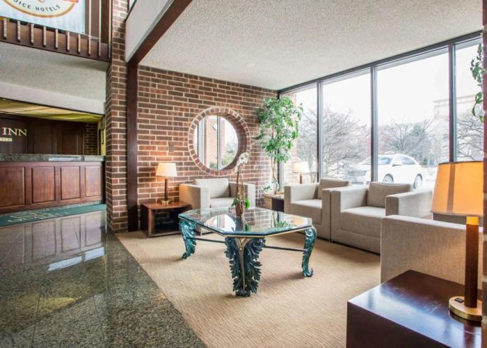 Quality Inn Schaumburg - Chicago near the Mall