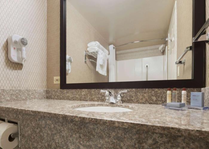 Wingate by Wyndham Chicago Schaumburg