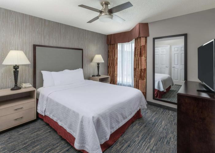 Homewood Suites by Hilton Chicago - Schaumburg