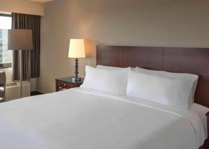 DoubleTree by Hilton Chicago Schaumburg