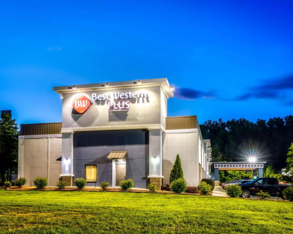 Best Western Plus Yadkin Valley Inn & Suites