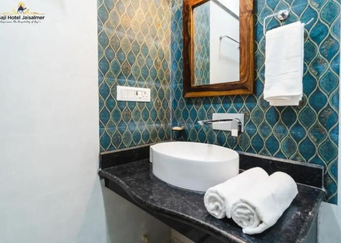 Gaji Hotel