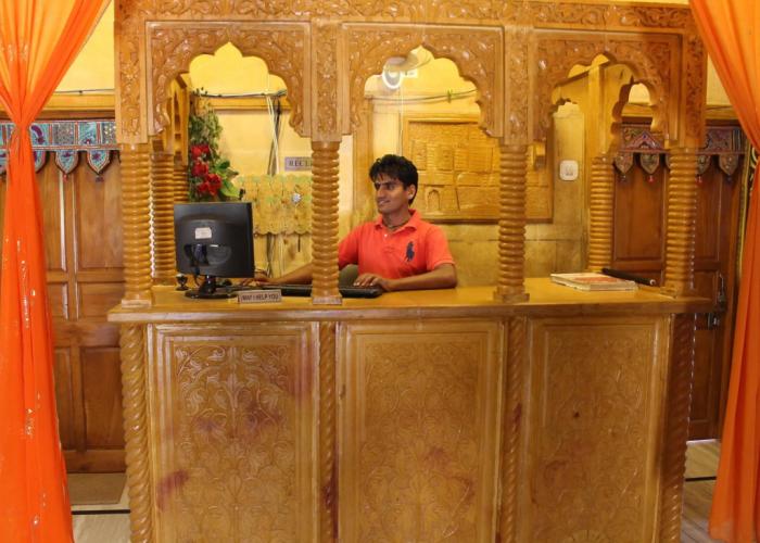 Gaji Hotel
