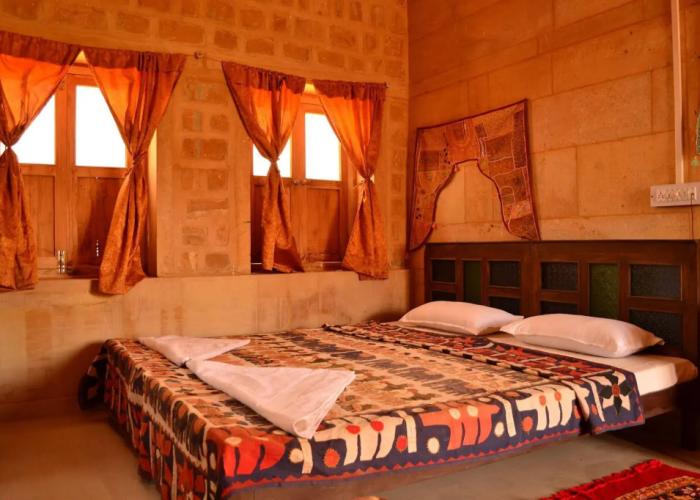 Arya Haveli Hotel