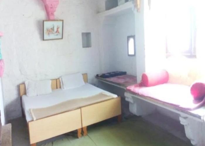 Shiva Guest House
