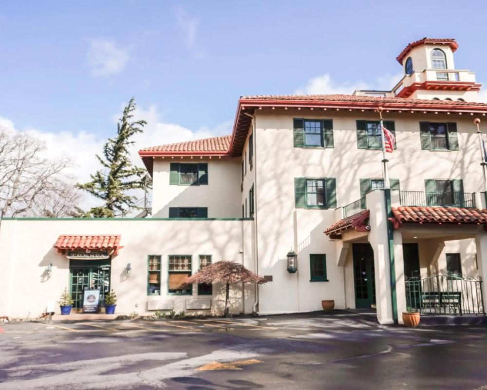 Columbia Gorge Hotel and Spa