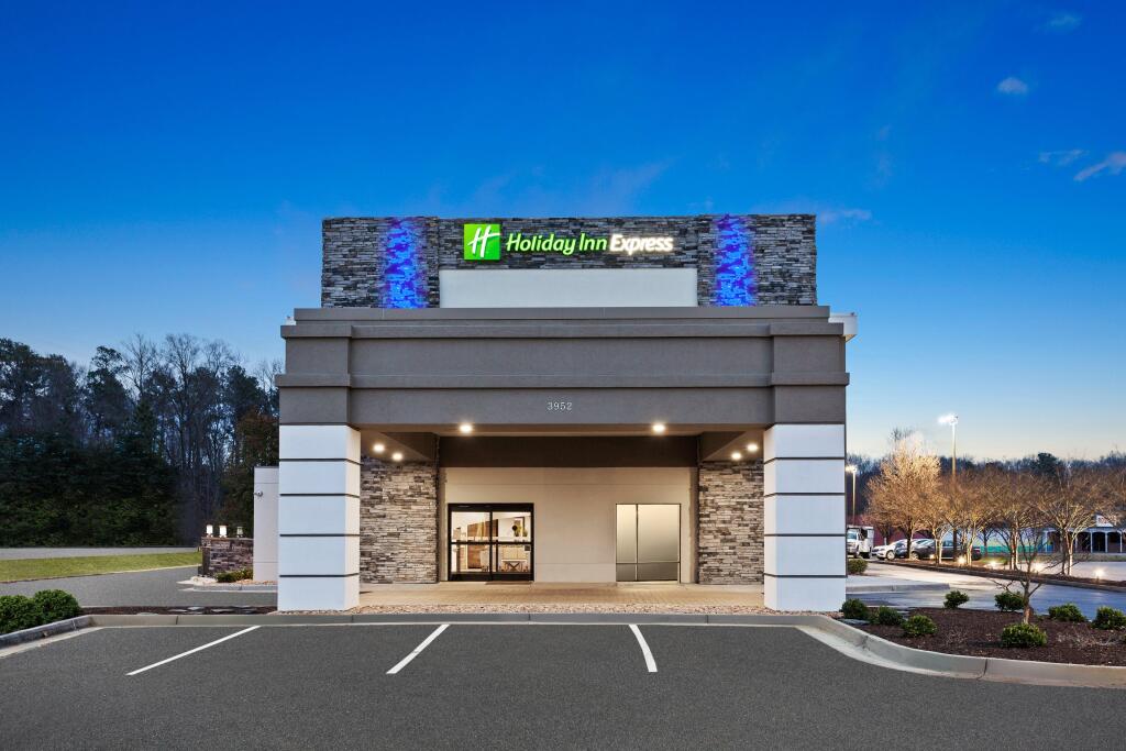 Holiday Inn Express Hopewell - Fort Lee Area by IHG