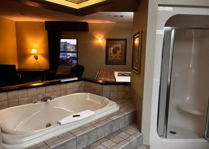 Apple Tree Inn and Suites