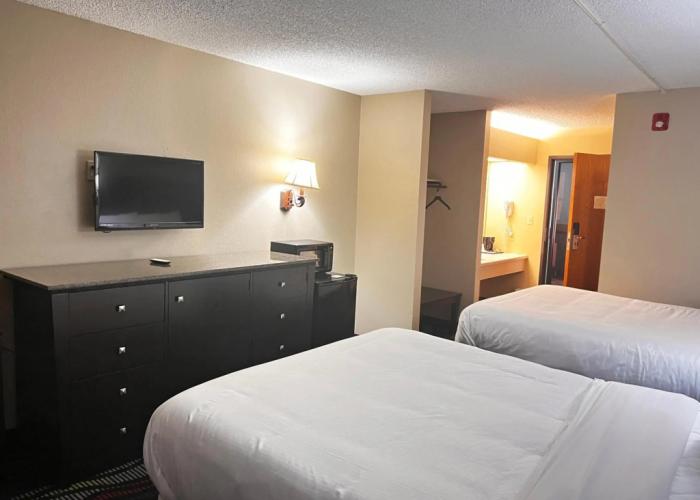 Apple Tree Inn and Suites