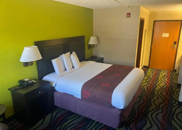 Apple Tree Inn and Suites