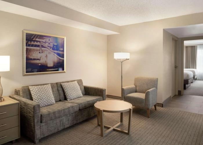 Embassy Suites by Hilton Cleveland Rockside