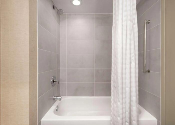 Embassy Suites by Hilton Cleveland Rockside