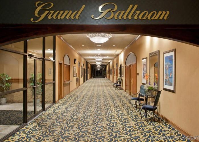 Holiday Inn Cleveland-S Independence by IHG