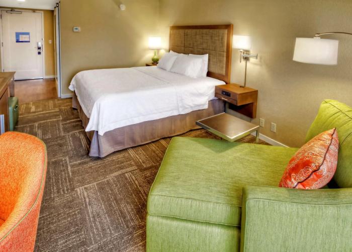 Hampton Inn & Suites Asheville Airport