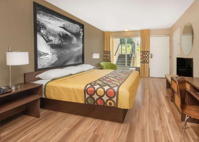 Super 8 by Wyndham Asheville Airport