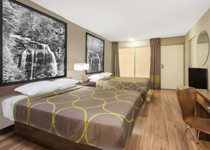 Super 8 by Wyndham Asheville Airport