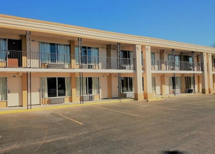 Super 8 by Wyndham Asheville Airport