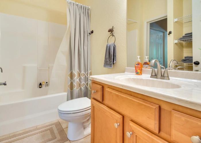 Blue Ridge Mountain Home w/ Sunroom: Pets Welcome