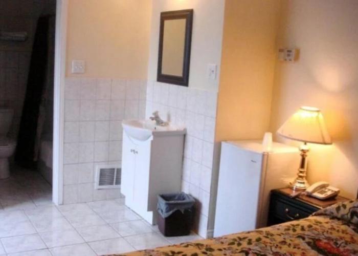Wayfare Motel