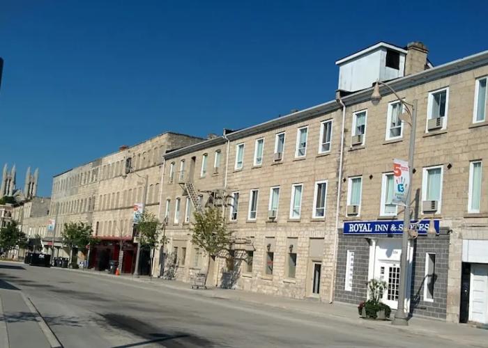 Royal Inn and Suites