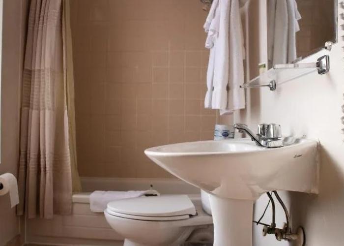 Royal Inn and Suites
