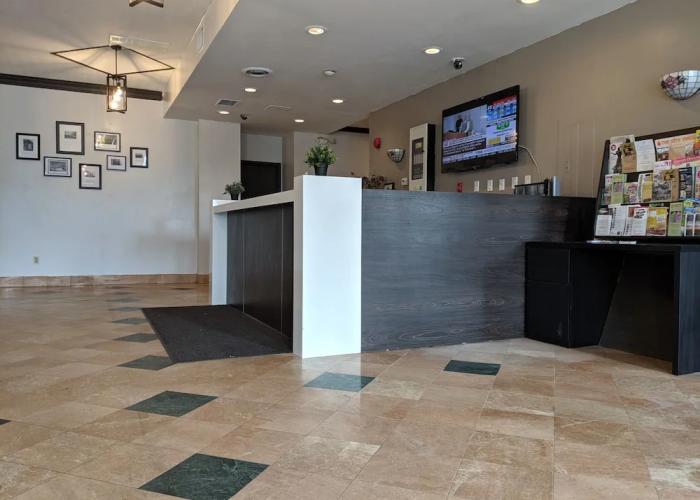 Royal Inn and Suites