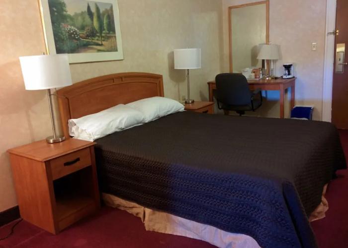 Royal Inn and Suites
