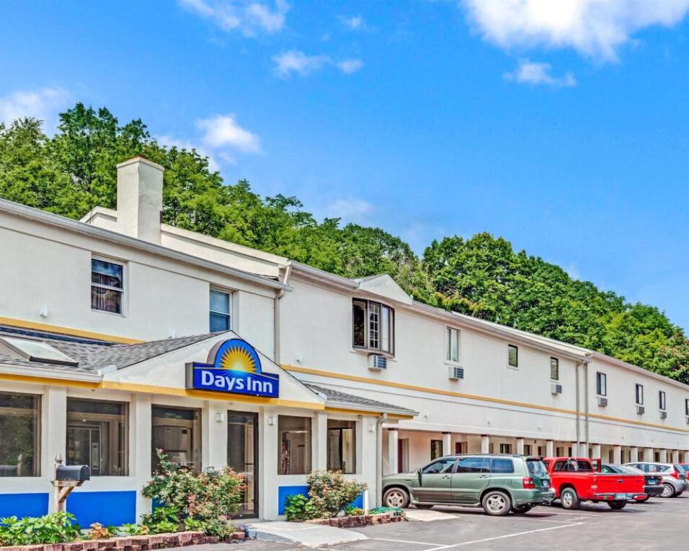 Whitney Inn & Suites