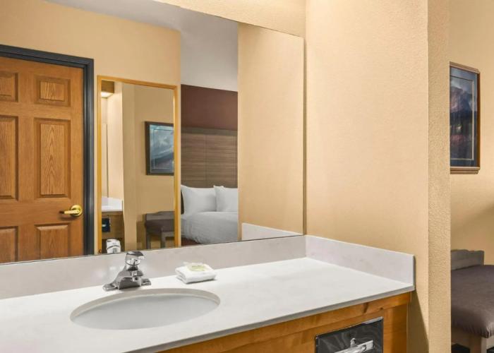 Bitterroot River Inn & Conference Center