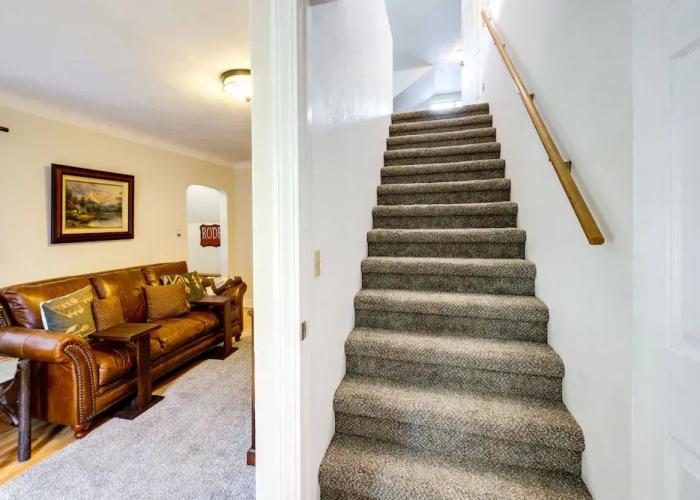 Charming Hamilton Hideaway: Half-mi to Main St!