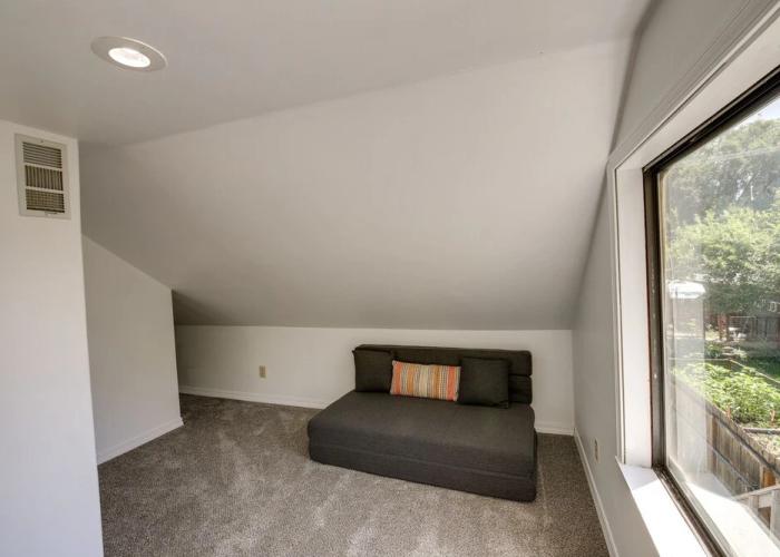 Charming Hamilton Hideaway: Half-mi to Main St!