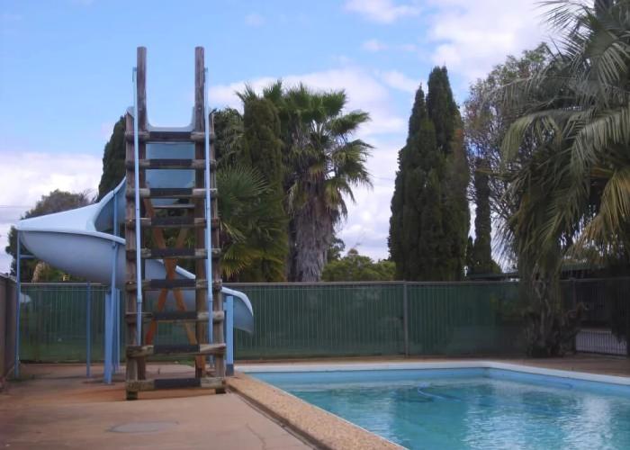 Y Motels Kingaroy