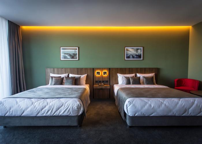 Promenade Hotel