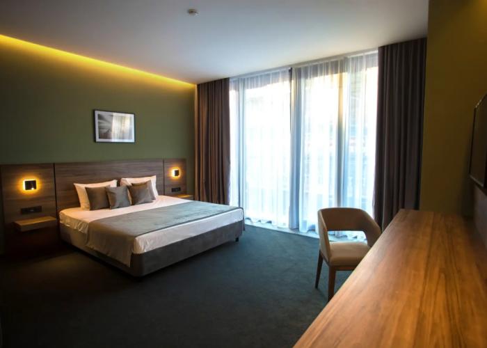 Promenade Hotel