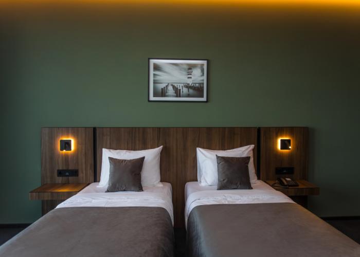 Promenade Hotel