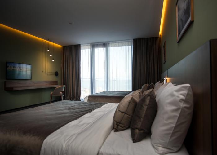 Promenade Hotel