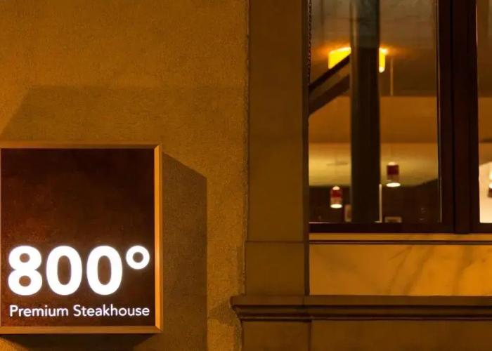 easyHotel Basel City - contactless self check-in