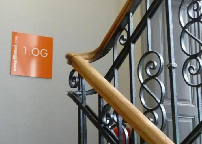 easyHotel Basel City - contactless self check-in