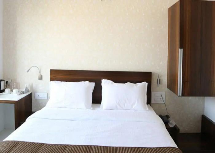 Hotel Sri Sri Executive Lodging