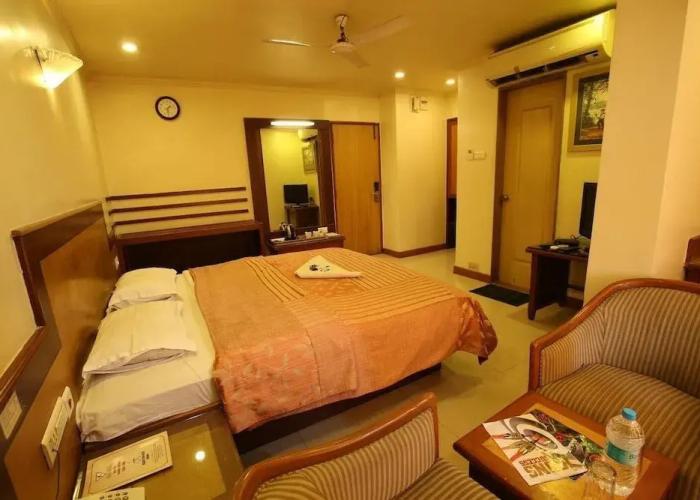 Hotel Kohinoor Square