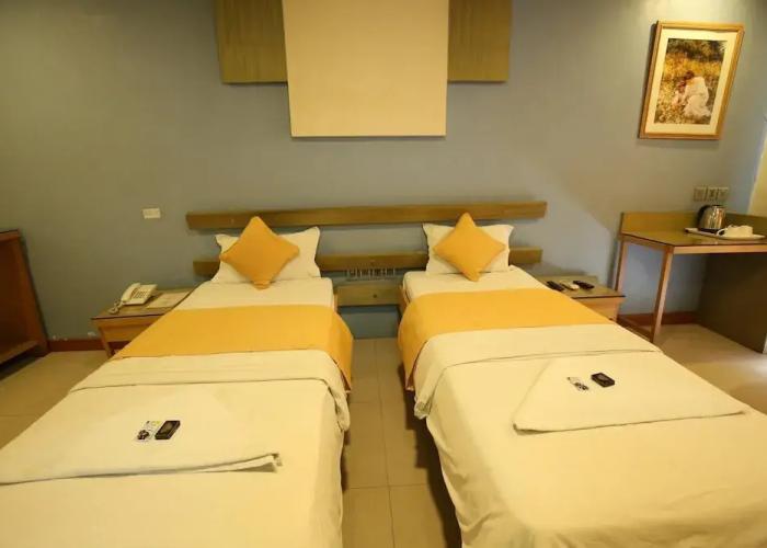 Hotel Kohinoor Square