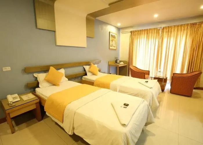 Hotel Kohinoor Square
