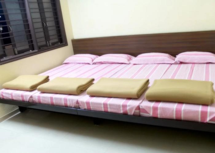 Ambika Yatri Niwas