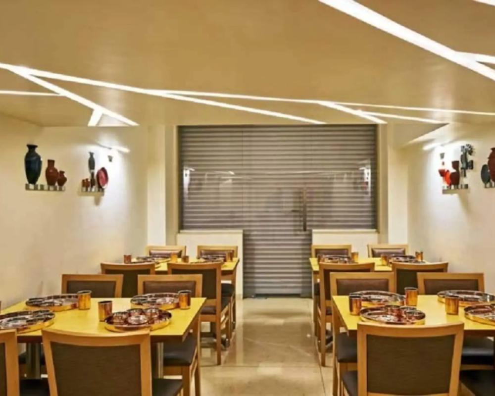 фото Hotel Atharv